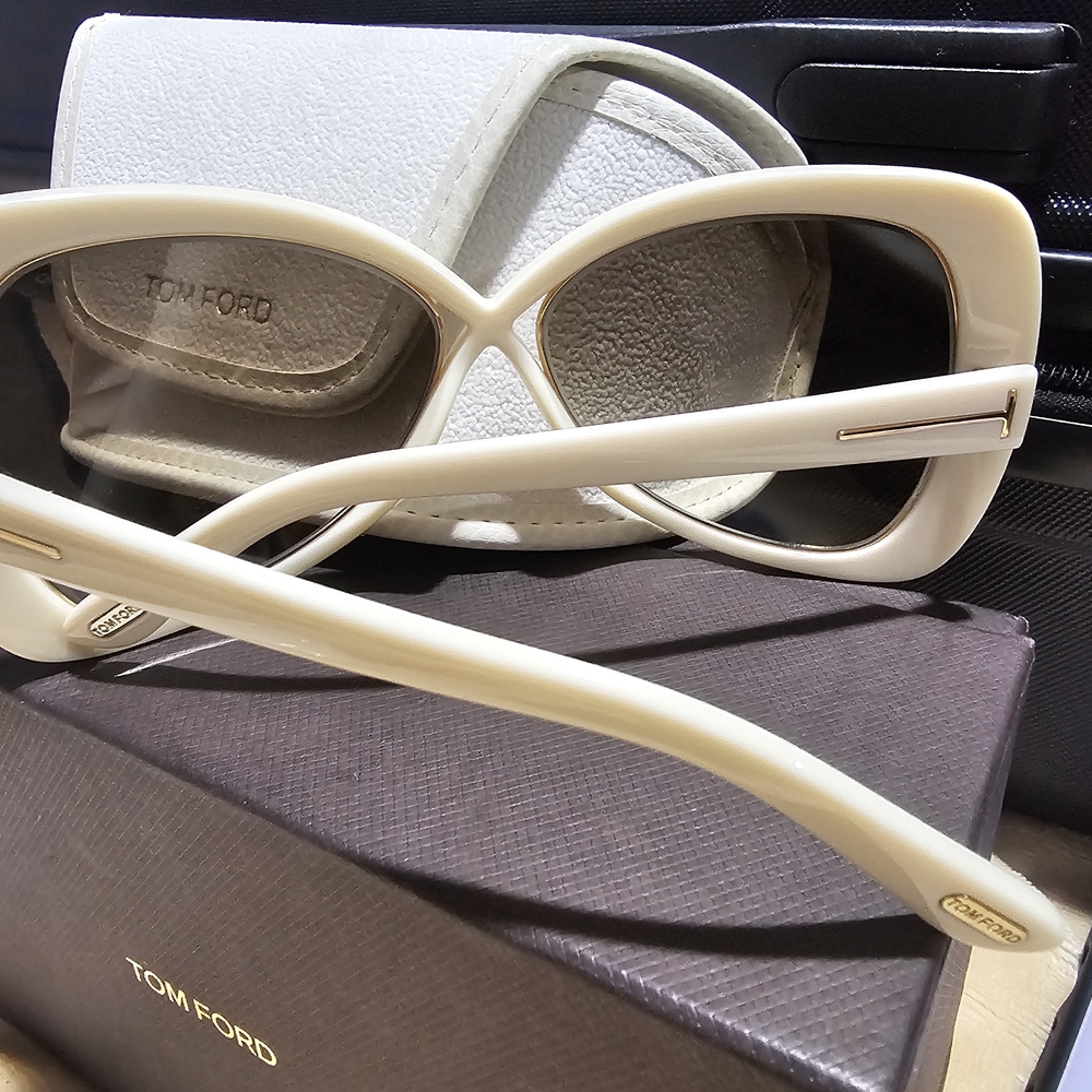Tom Ford Ivory Sunglasses with Gold Accent - Picture 2 of 13